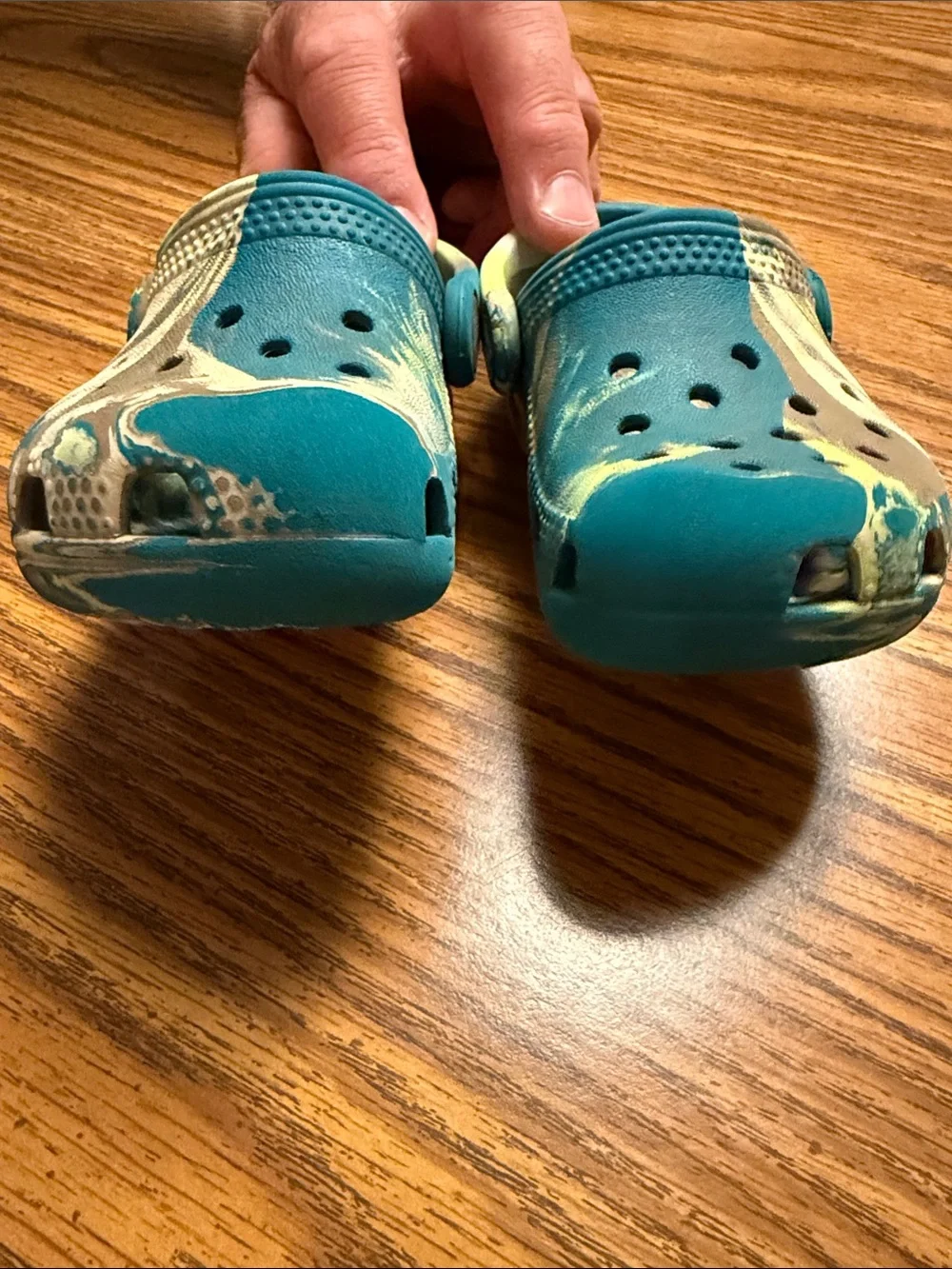 Crocs Kids Classic Marbled Clogs Marbled Teal Green Beige Shoes Size 7 Toddler